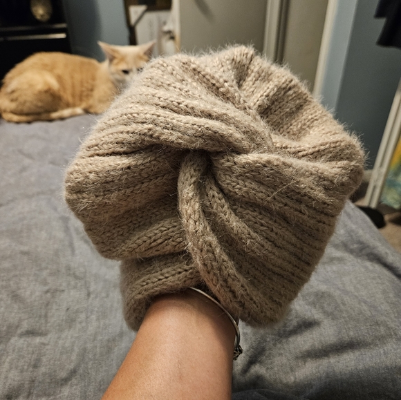 Womens hat NWOT - Picture 4 of 4